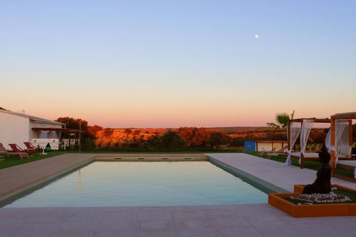 Villa para 3 pessoas, com piscina e jardim e ainda vista em