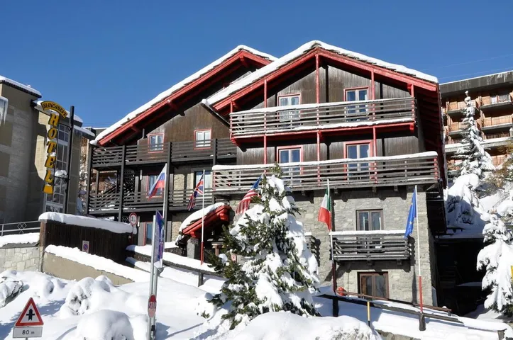 Hotel para 3 personas - 1