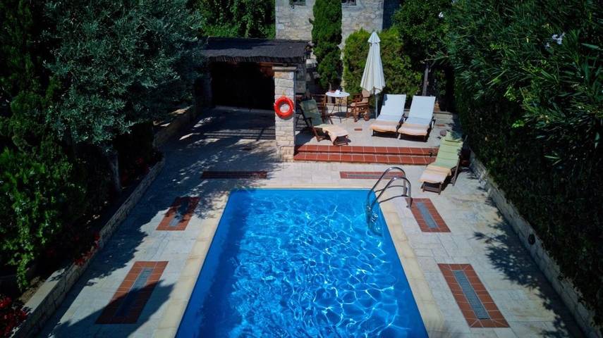 Villa für 5 Personen, mit Garten und Pool in Kassandra