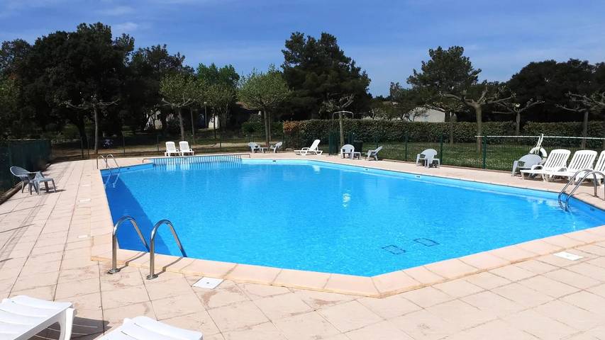 Gîte pour 7 personnes, avec terrasse et piscine à Méjannes-le-Clap - 3