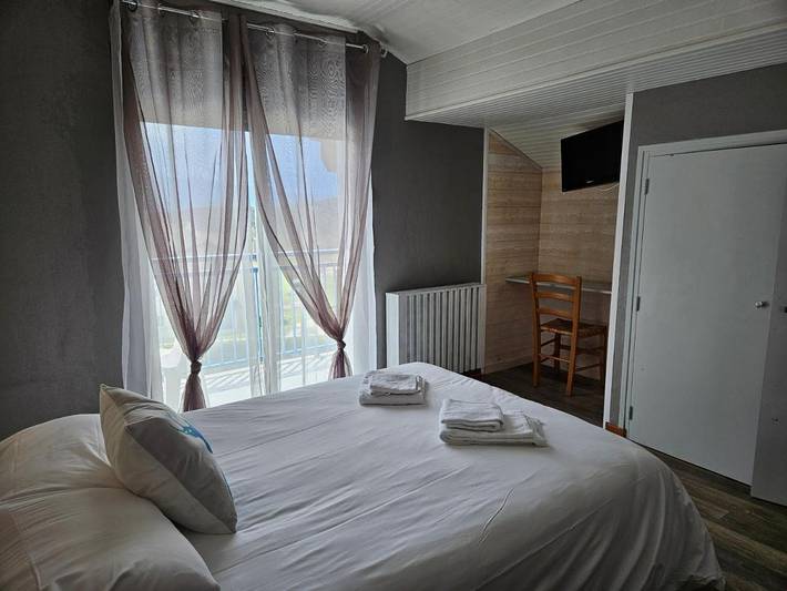 Hôtel pour 3 personnes, avec jardin et sauna ainsi que terrasse et piscine