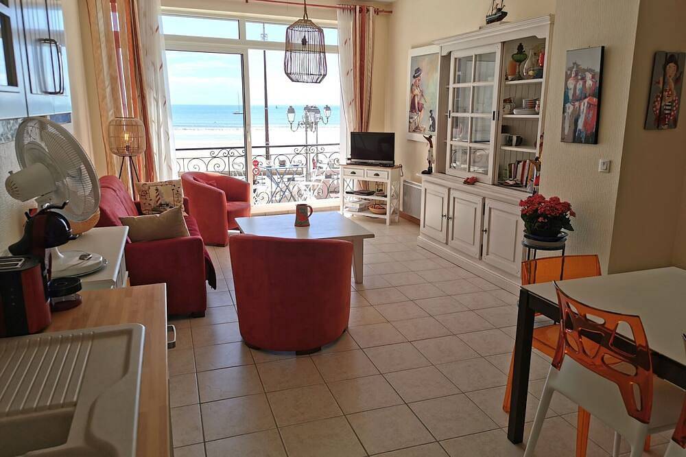 Entire apartment, Le Bel Horizon - Face Mer in Les Sables-d'Olonne, Vendée