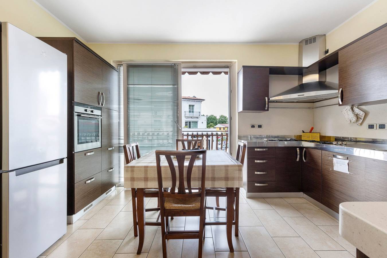 Appartamento intero, Appartamento 'Venezia' con Wi-Fi e aria condizionata in Peschiera del Garda, Prealpi Gardesane