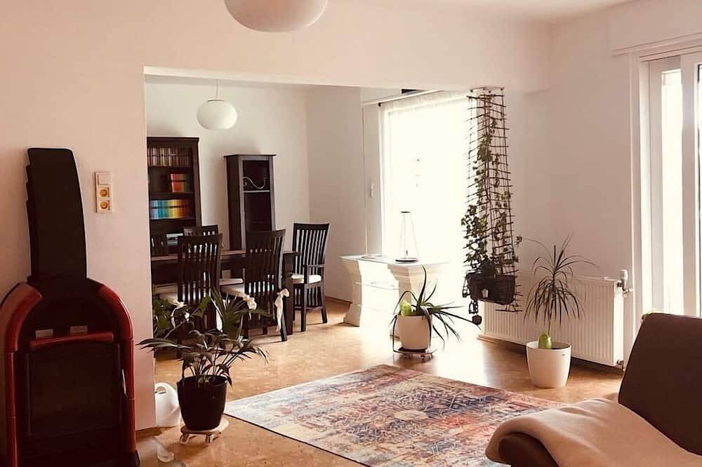 Ganze Wohnung, Große Wohnung mit Garten in ruhiger Lage in Bochum, Ruhrgebiet