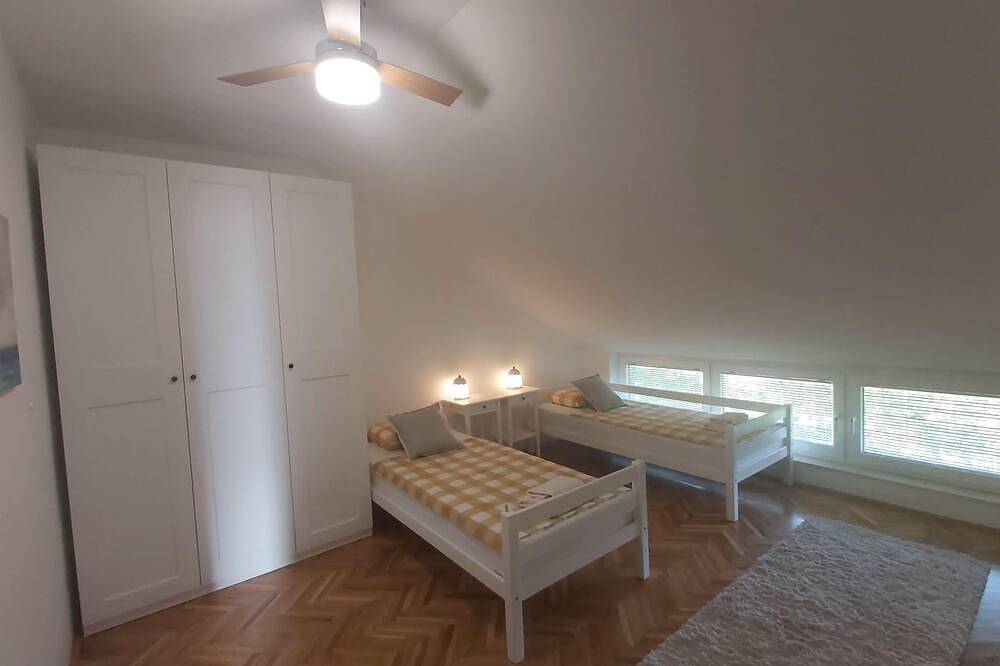 Ganze Wohnung, Family-sized Apartment surrounded by beautiful nature. in Ozalj, Karlovac und Umgebung