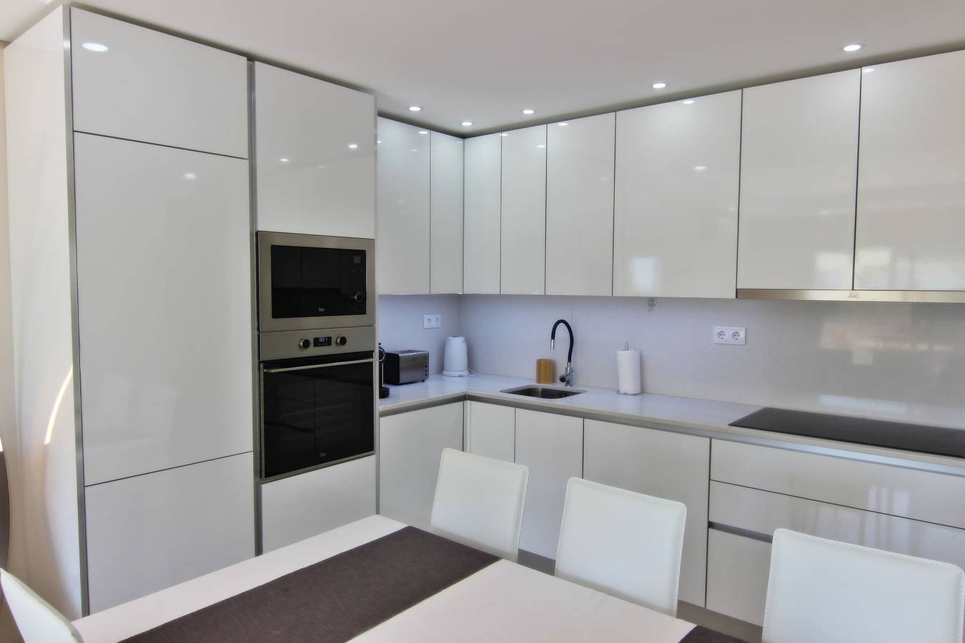 Apartamento inteiro, Apartamento de férias para 6 pessoas com varanda in Vilamoura, Quarteira