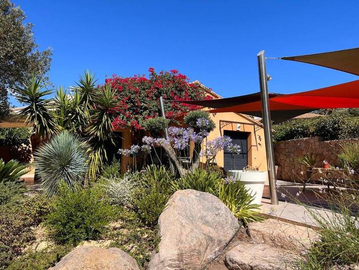 Villa pour 8 personnes, avec jardin ainsi que terrasse et jacuzzi