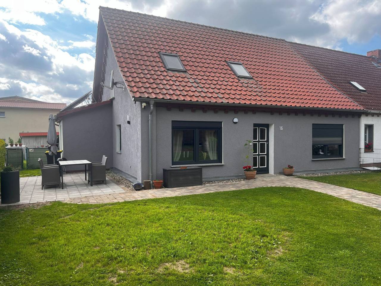 Haus Lotti an der Oktogonkirche in Ludorf, Müritz