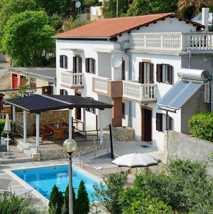Ferienhaus für 8 Personen, mit Pool und Garten sowie Terrasse in Rabac