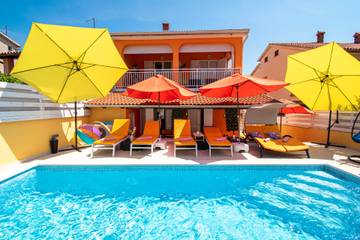 Villa für 10 Personen, mit Balkon und Pool sowie Sauna in Medulin