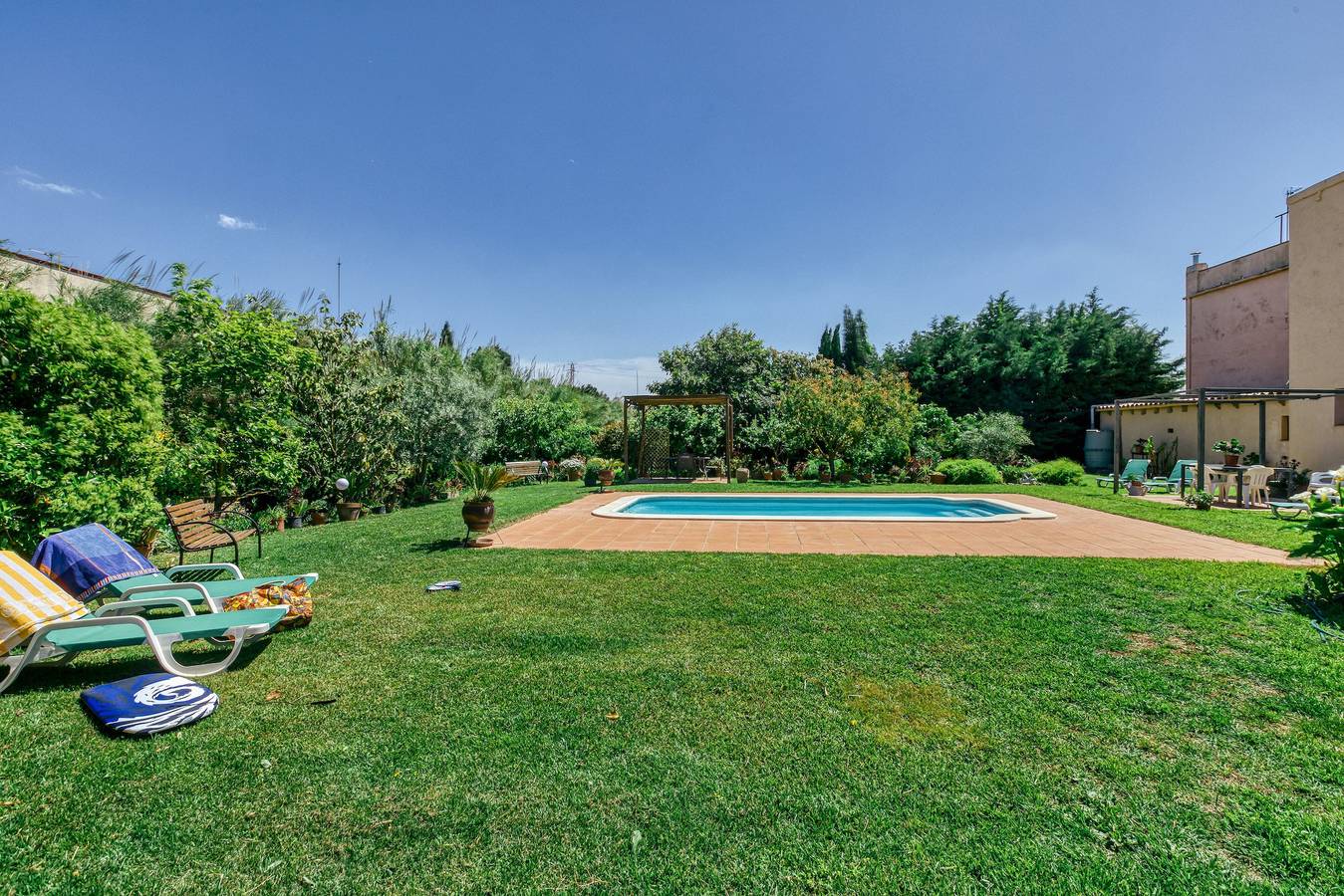Apartamento entero, Casa de vacaciones 'Castell del Montgrí Baix' con vistas a la montaña y Wi-Fi in Torroella de Montgrí, Costa Brava