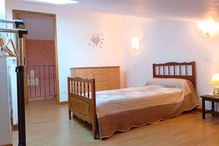 Gîte pour 5 personnes, avec terrasse et jardin à Niozelles - 4