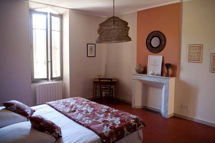 Charming Provencal farmhouse with swimming pool and jacuzzi  sleeps up to 8 🌿☀️ in Loriol-du-Comtat, Vaucluse