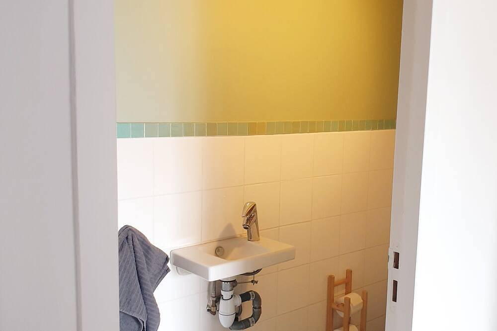 Large Seaside Farmhouse For 10 People in Tréogat, Quimper und Umgebung
