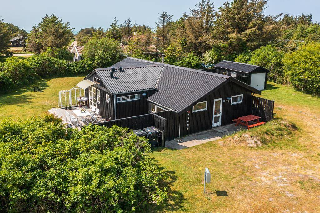Schönes Ferienhaus mit gemütlicher Atmosphäre und tollen Terrassen in Løkken, Hjørring und Umgebung