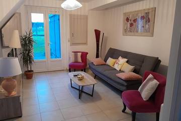 Gîte pour 8 personnes, avec jardin à Charritte-de-Bas