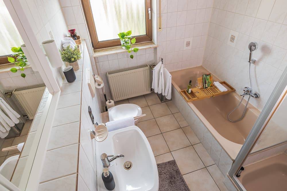 Ganze Wohnung, Palatina Living - Ferienwohnung 4 im Og in Fischbach bei Dahn, Landkreis Südwestpfalz