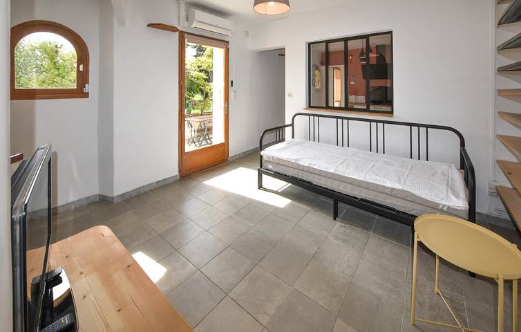 Location de vacances pour 4 personnes, avec terrasse et jardin à Orange - 3