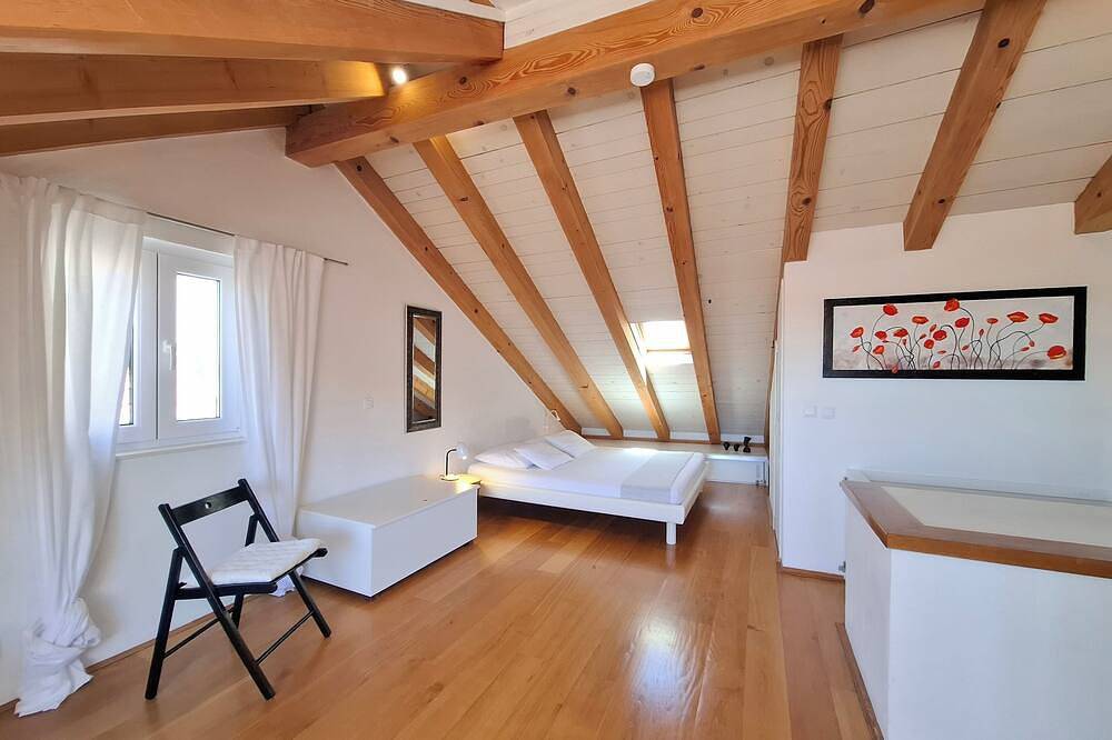Entire apartment, Elegant and comfortable 2 bedroom apartment in the center of the town Hvar in Hvar City, Hvar