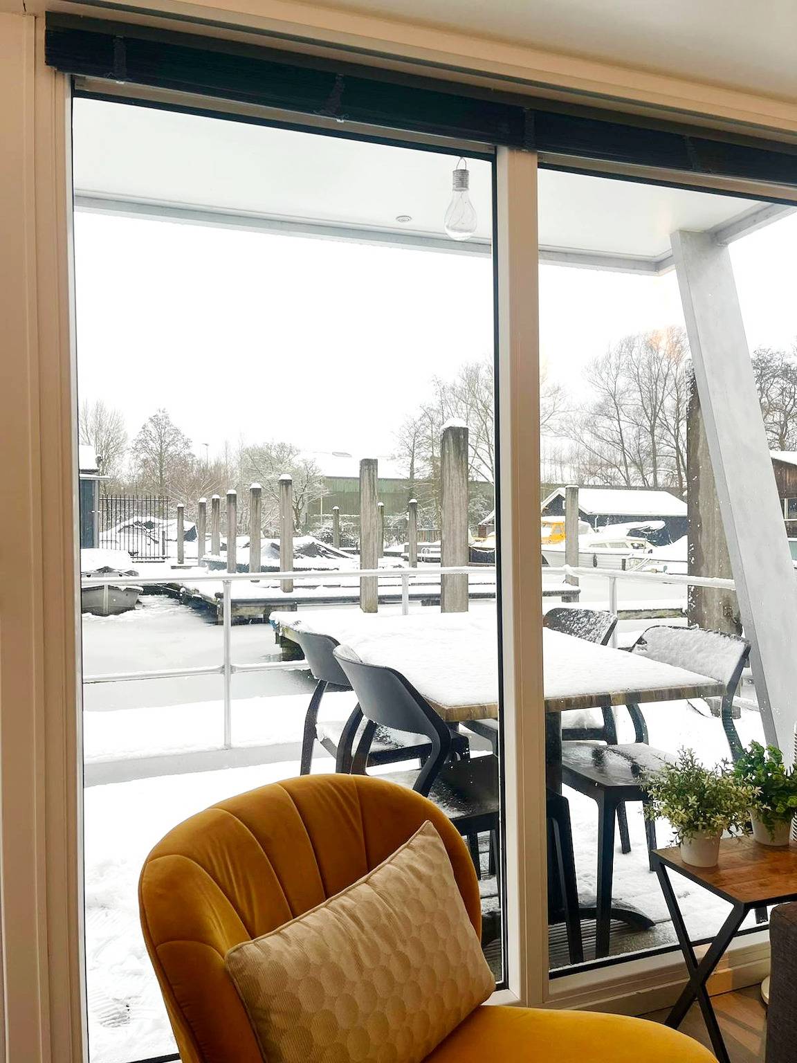 Marina Parcs — Hausboot mit Dachterrasse und Balkon (4 pers) "De Hoop" in Amsterdam Zuid, Nordholland