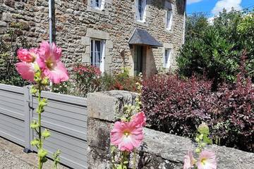 Gîte pour 8 personnes, avec jardin à Plouasne