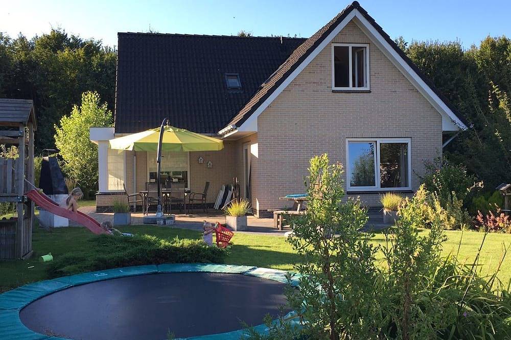 Geräumiges Ferienhaus für 11 Personen (+ kostenloses WiFi) in Flevoland