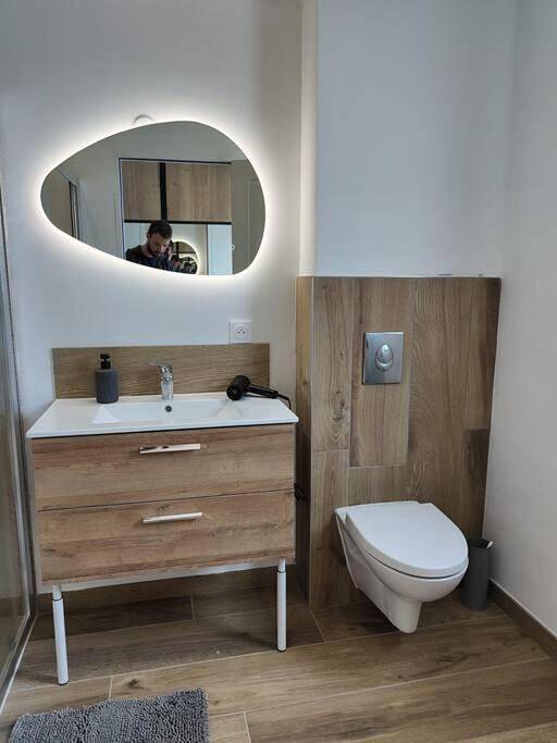 Appartement entier, Studio neuf proche centre-ville in Pabu, Région de Guingamp