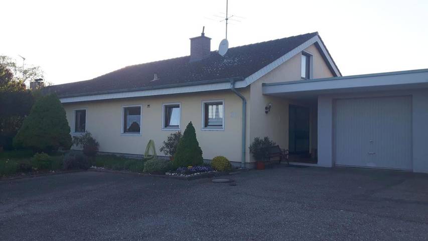 Ferienwohnung für 4 Personen, mit Terrasse und Garten sowie Ausblick in Engen - 3