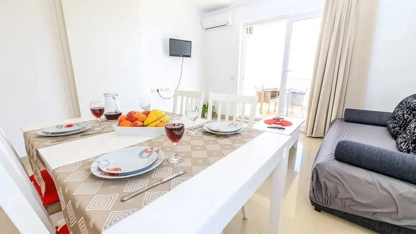 Gîte pour 4 personnes, avec piscine et terrasse à Brela - 4