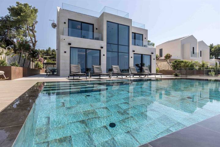 Villa pour 12 personnes, avec piscine et terrasse à Sutivan - 2