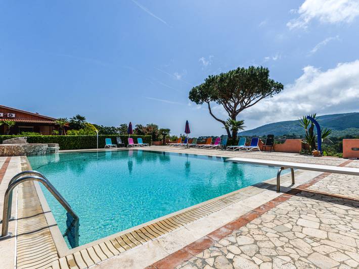 Ferienwohnung für 3 Personen, mit Terrasse und Garten auf Elba