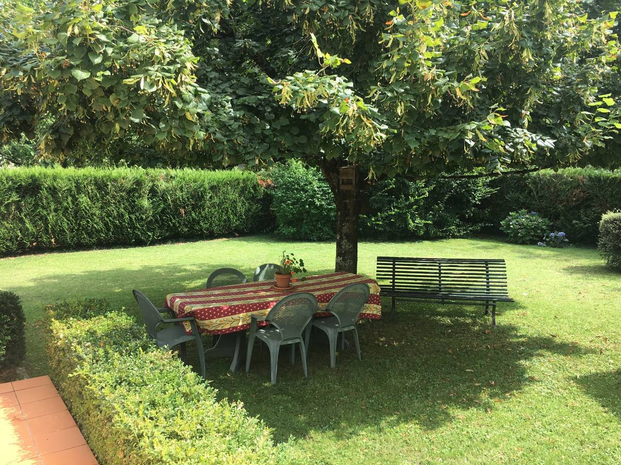 Appartement entier, Logement 36 m² avec piscine in Prayssac, Lot