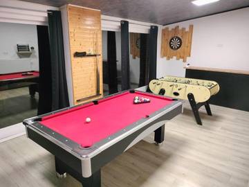 Gîte pour 8 personnes, avec vue et jardin dans Grottes de Han