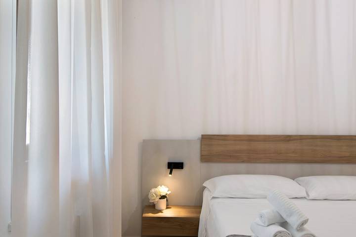 Appartamento intero, Appartamento La Radice con vista montagna, Wi-Fi e aria condizionata in Agropoli, Cilento Coast
