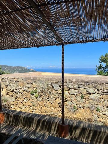 Gîte pour 3 personnes, avec vue et balcon dans Pigna
