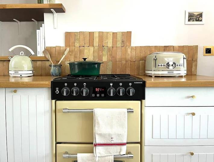 Location de vacances pour 10 personnes, avec vue ainsi que jardin et piscine dans Office De Tourisme De Sederon - 2