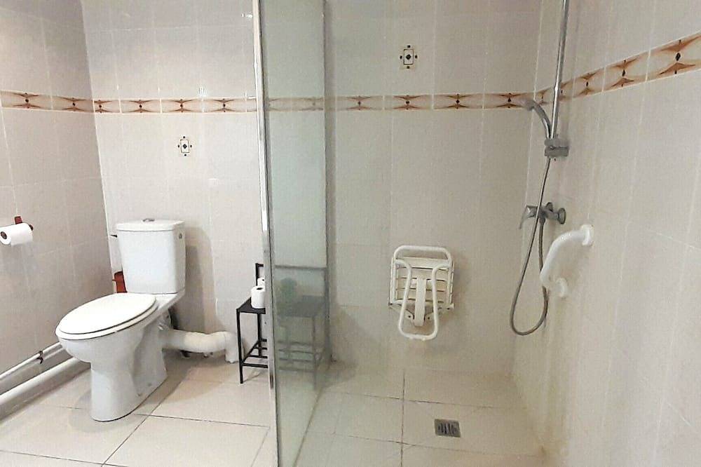 Entire apartment, Chez Benjamin -> Accommodation for 4 people / 2 Bedrooms in Azay-le-Rideau, Loire Valley