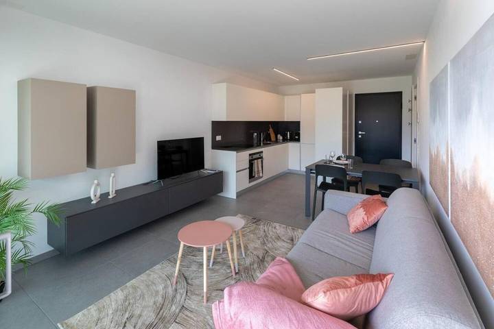 Ferienwohnung für 3 Personen, mit Balkon und Terrasse sowie Ausblick in Bellinzona