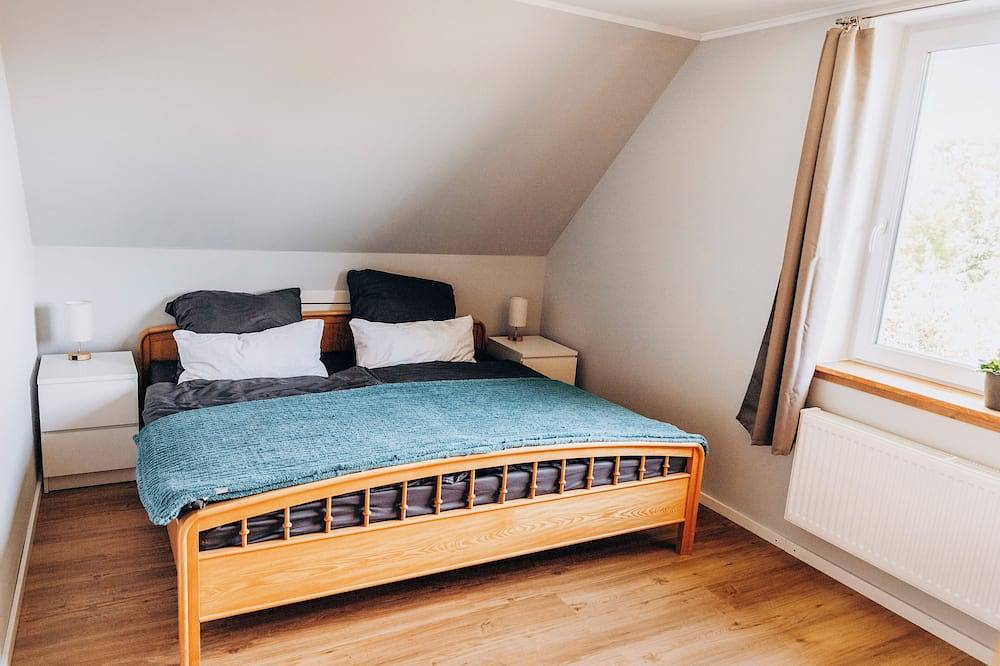 Ganze Wohnung, Familienfreundliche Doppelhaushälfte am See, nur 200m zum Strand in Dersau, Südliche Ostseeküste