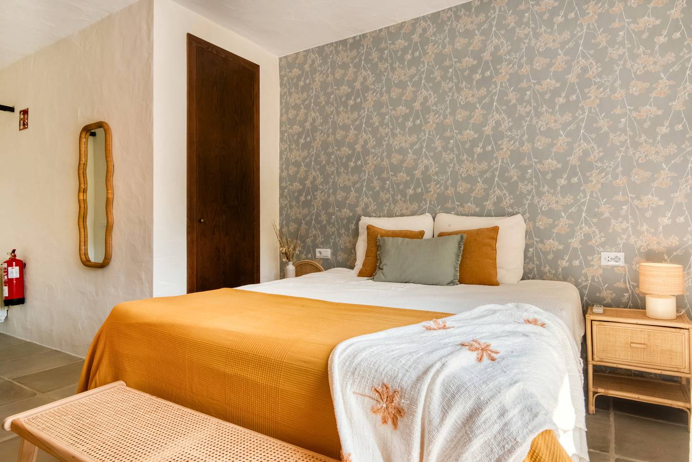 Room 'Ocre' with Mountain View, Wi-Fi and Air Conditioning in Adsubia, Alicante Inland