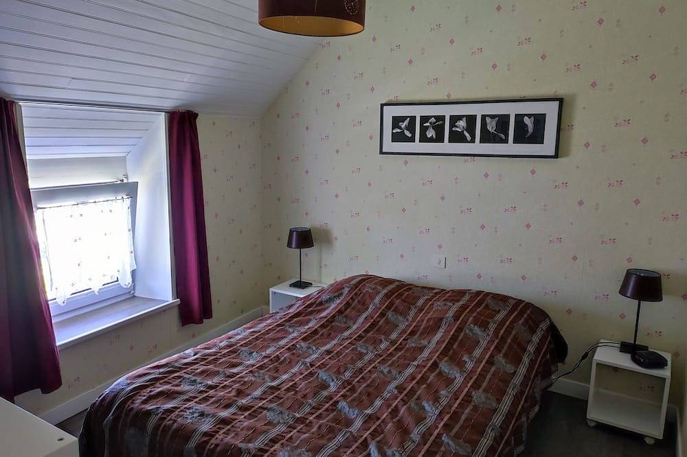 Quiet gîte in an old farmhouse, 10 minutes' walk from the beach in Trégunc, Côte de Cornouaille