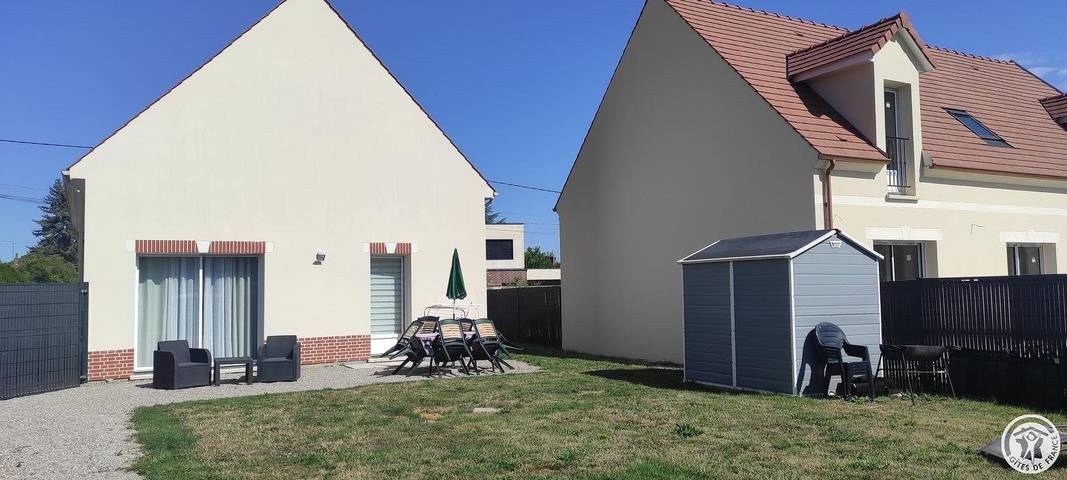 Gîte pour 6 personnes, avec terrasse et jardin