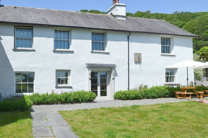 Cottage for 6 people, with Balcony/Terrace and Hot tub as well as Garden in the Lake District