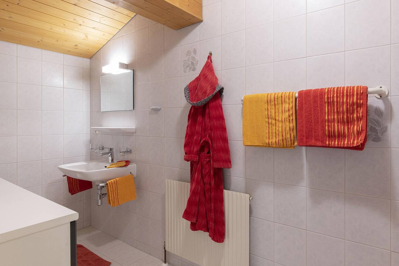 Ganze Ferienwohnung, Einzelzimmer mit Dusche, Wc inkl. Frühstück in Sankt Gallenkirch, Verwall