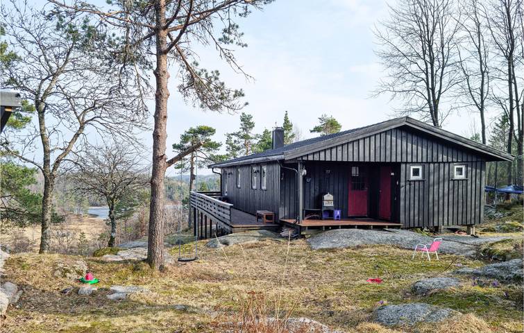 Ferienhaus für 6 Personen mit Garten in Marnardal