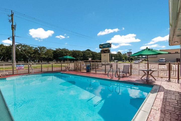 Hotel für 2 Personen, mit Terrasse und Pool in Virginia Beach