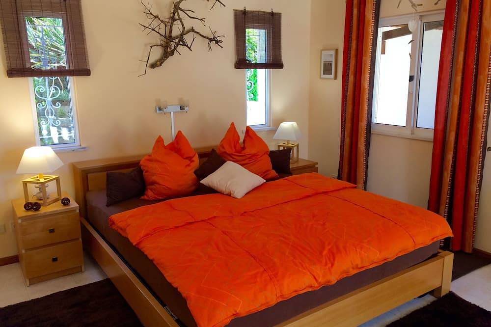 Casa Borboleta Gepflegte Villa mit Meerblick, großem Garten und Pool, Traumlage in Arrifana, Aljezur