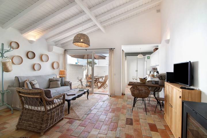 Casa De Benafim 1 : Piscine Partagée, Terrasse Privée et Wi-Fi in District de Faro