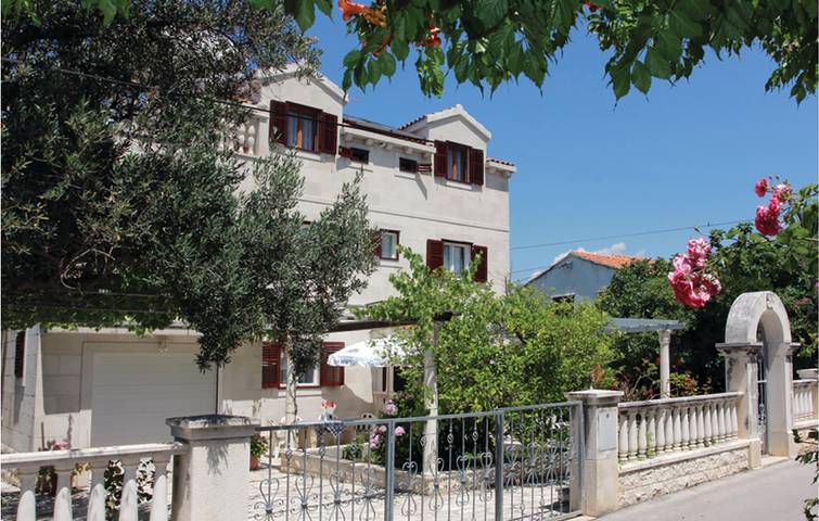 Ferienwohnung für 4 Personen, mit Terrasse, mit Haustier auf Brac - 2