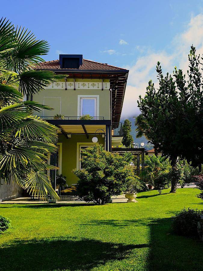 B&b per 2 persone, con Balcone e Terrazza nonché Giardino e Panorama a Mandello del Lario